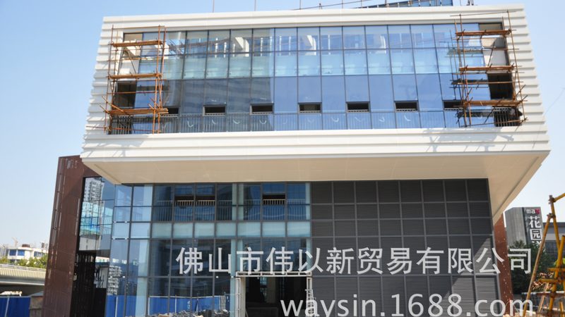 玻璃防火门定制：安全与美观的完美融合**